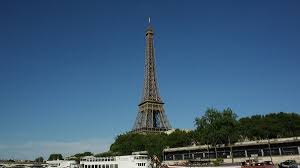 اتهام رئيس فرنسا الأسبق بهتك عرض صحفية في عمر حفيدته 5