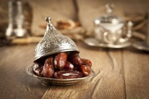 ابدأ به الإفطار : فوائد التمر في رمضان!