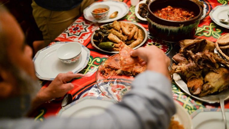 لماذا حذر الأطباء من النوم بعد تناول إفطار رمضان؟ 19