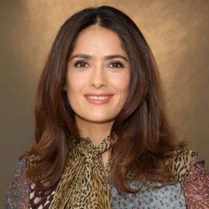 نصائح عن كورونا تفضح ما تحاول سلمى حايك أن تخفيه عن الجميع