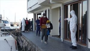 من جديد.. تركيا تنقذ لاجئين طردتهم السلطات اليونانية