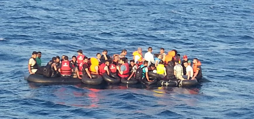 تركيا تنقذ 24مهاجرا طردتهم القوات اليونانية الى بحر ايجة 15