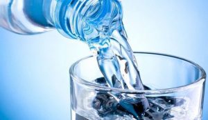 علماء يكشفون خصائص مذهلة للمياه العادية تكافح السمنة والسكري