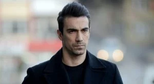 إبراهيم تشيليكول​ يشارك في إخماد الحرائق في تركيا (فيديو)