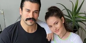 زوجة “بوراك أوزجيفيت” تثير الجدل بصورة مع “كاران” وهكذا رد زوجها