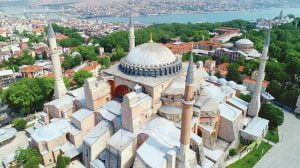 الشؤون الدينية التركية تعين 3 أئمة و5 مؤذنين لـ”آيا صوفيا”