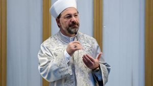 رسميا.. الشؤون الدينية التركية تلغي الفوائد المالية عن رواتب موظفيها