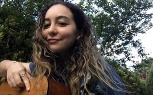 طالبة تركية تندد بمقتل “فلويد” بأغنية مصورة
