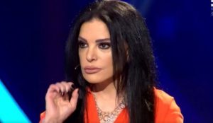 بعدما وصفها بالـ “معتوهة”.. نضال الأحمدية تتقدم بدعوى ضد الممثل السوري الشهير