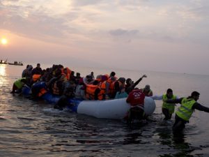 تركيا تنقذ اليوم عددا كبيرا من اللاجئين الذين ارسلتهم اليونان للموت