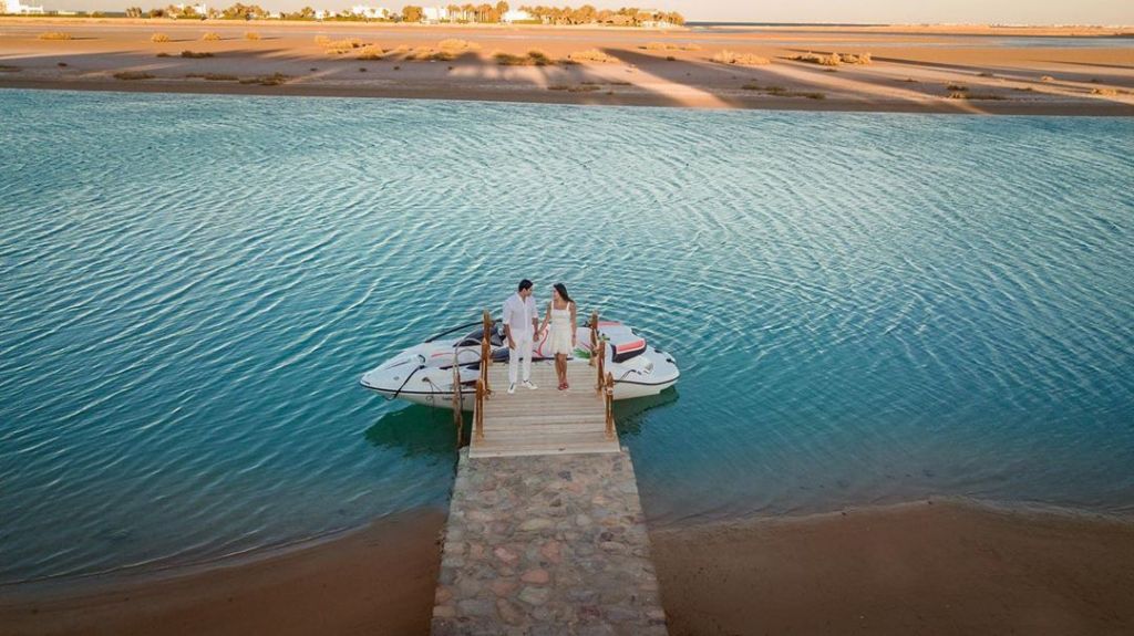 صورة ياسمين صبري وأبو هشيمة تبهر الجمهور.. هل تم التقاطها من الطائرة؟ 1