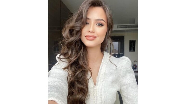 حسناء وعارضة أزياء يمنية تنهار من البكاء بعد ضياع جهد 3 سنوات! (صور+ فيديو) 3