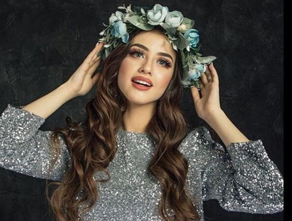 حسناء وعارضة أزياء يمنية تنهار من البكاء بعد ضياع جهد 3 سنوات! (صور+ فيديو) 1