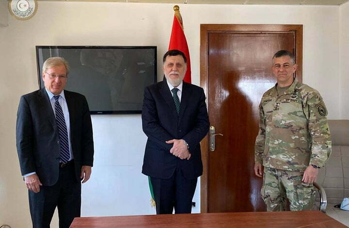 السراج يجتمع بقائد القوات الأمريكية بأفريقيا 3