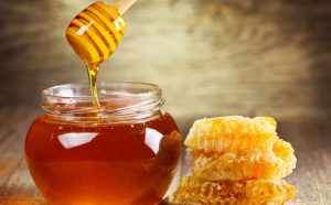 كيف تعرف أن العسل طبيعي دون إضافة سكر؟