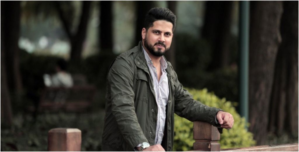 ابنة عمر الصعيدي تضربه خلال بث مباشر.. وهو يتسبب في بكائها (فيديو) 1