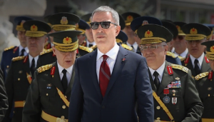 وزير الدفاع التركي: المتمرد خليفة حفتر سينهزم في هذه الحالة