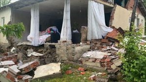 شاهد آثار الزلزال الذي ضرب ولاية بينغول ليلة أمس (فيديو)