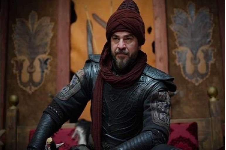 فصل موظفَين من بلدية بتركيا بسبب تمثال لأرطغرل 7