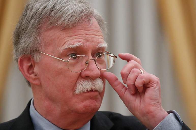 أول تعليق لترامب على كتاب "جون بولتون" 13