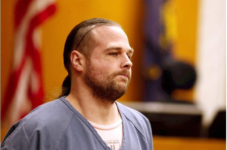 السجن مدى الحياة لقاتل أمريكيين دافعا عن مسلمة "محجبة" 1