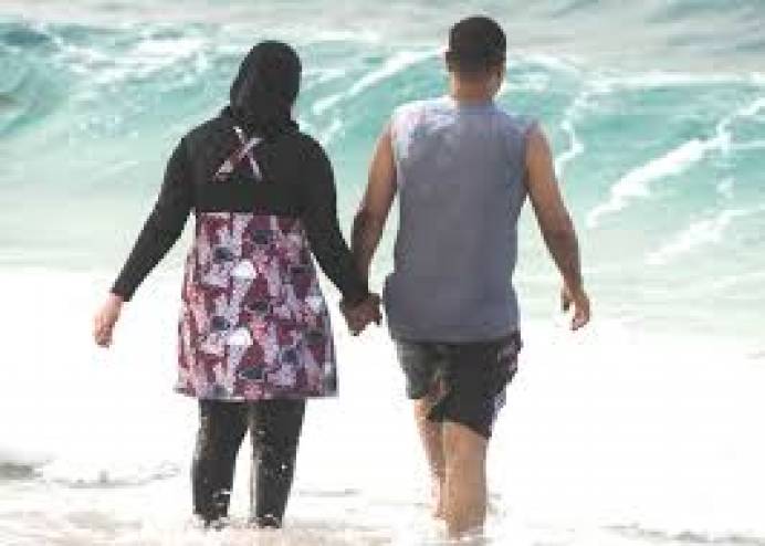 جدل كويتي بسبب "المايوه"! 5