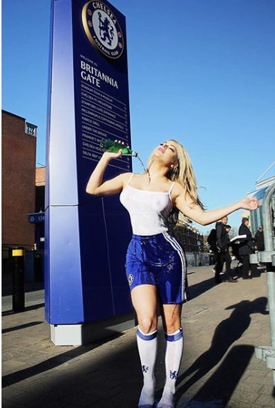 ملكة جمال بريطانيا لأجمل أرداف "ميس بام بام" تتعهد بالتعري إذا فاز تشيلسي بلقب دوري الأبطال (صورة) 1
