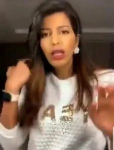 السعودية أروى عمر تغضب المتابعين .. هل سيُقبض عليها بعد هذا الفيديو؟! (شاهد)