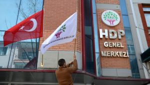 حزب الشعوب الديمقراطي يتحدى الحكومة التركية من ديار بكر!
