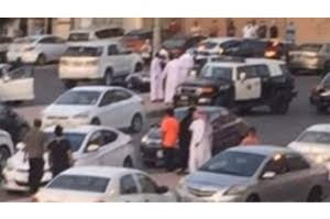سعودي يقتل زوجته في الشارع بطريقة بشعة والسبب صادم