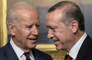 صحيفة : لهذا لا تحبذ تركيا فوز “بايدن” بالرئاسة الأمريكية