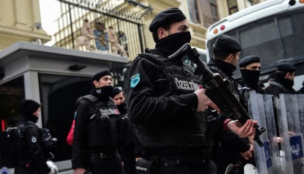 الأمن التركي يعتقل قاضيًا انقلابيا في انقرة 7