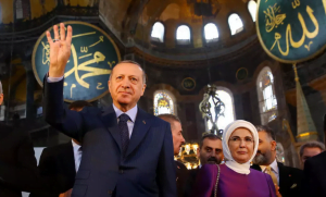 اردوغان: “آيا صوفيا… دع الرياح تهب في قبتك أنت لنا ونحن لك” (شاهد)