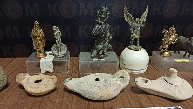 عملية أمنية معقدة.. الأمن التركي يضبط ألفي قطعة أثرية في ايدن (صور) 1