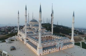 حتى الفجر..هكذا احيت ٩٠ الف مسجد بتركيا ذكرى الانقلاب الفاشل
