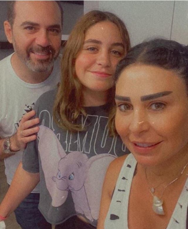 شكل زوجة وائل جسار يعرّضها للسخرية.. والفنان يهنئ ابنته بميلادها "صور" 1