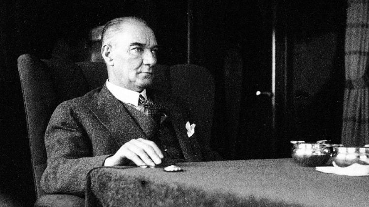 بلاغ ضد الرئيس اردوغان بتهمة "المساس" بأتاتورك 37