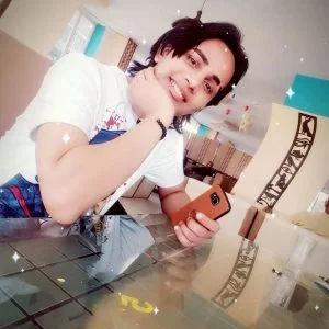 معاقبة متشبه بالنساء ظهر بفيديو "خادش" في السعودية