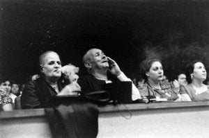 صور نادرة لقائل "عظمة على عظمة يا ست" لكوكب الشرق أم كلثوم 4 صور نادرة لقائل "عظمة على عظمة يا ست" لكوكب الشرق أم كلثوم 3