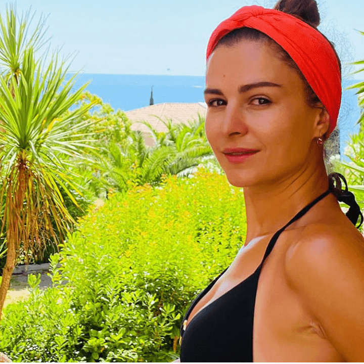 سوسن أرشيد بالمايوه.. وكندة علوش تعلّق "صورة" 2 سوسن أرشيد بالمايوه.. وكندة علوش تعلّق "صورة" 1