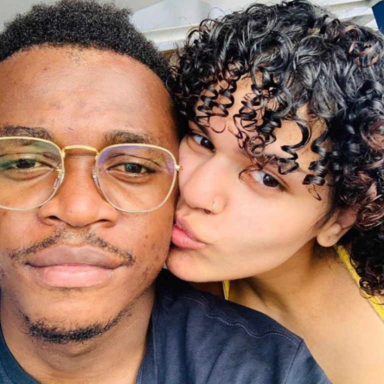 السعودية رهف القنون مع والد طفلها.. رحلة استجمام بصدر مكشوف (صور) 3