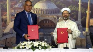 اتفاق عاجل بين الشؤون الدينية ووزارة السياحة التركية بخصوص آياصوفيا