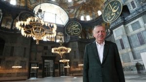 استعدادًا لافتتاحه كمسجد.. الرئيس أردوغان يجري جولة تفقدية في آيا صوفيا