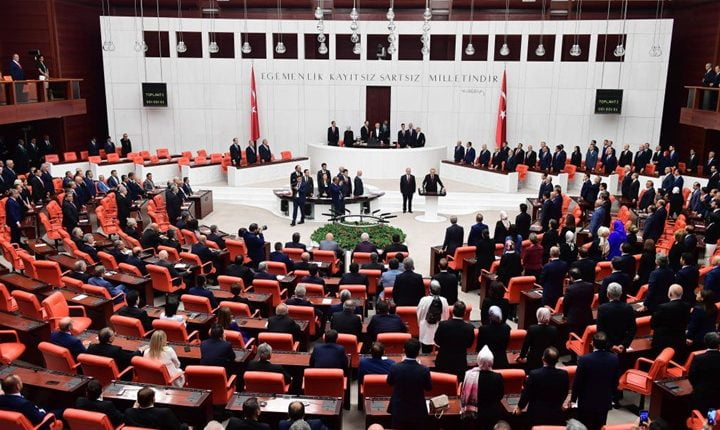 البرلمان التركي يشيد بالصداقة بين أردوغان وبوتين لحل النزاعات
