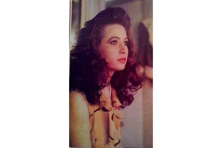 جميلة الشاشة العربية تصدم الجمهور بشكلها الغريب بعد غياب 20 عامًا 5