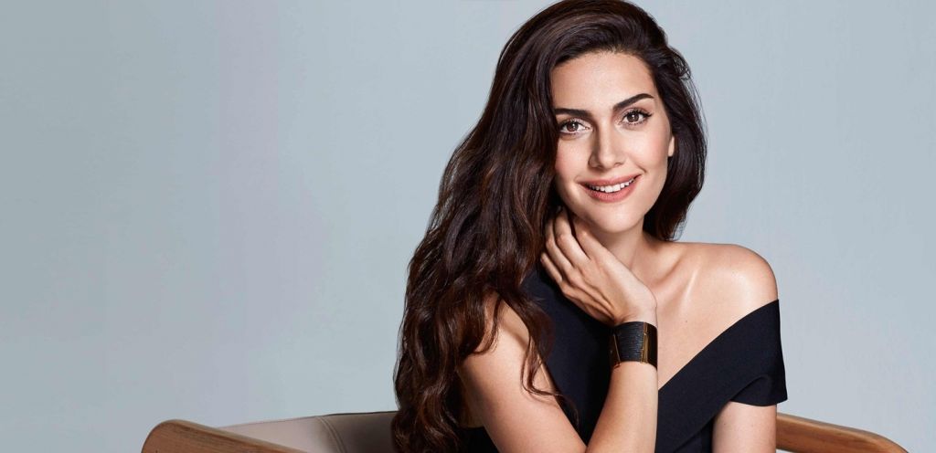 بعد التعليق على وزنها الزائد.. النجمة التركية بيرجوزار كوريل تنشر صورها بـ"المايوه" وترد 9