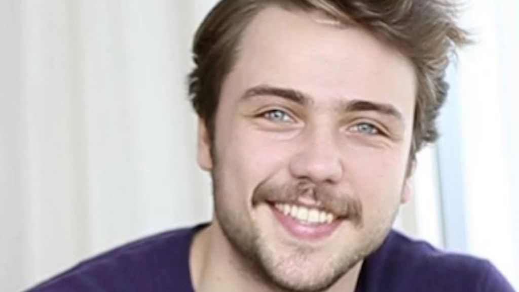 تولجا ساريتاش يلتزم بالإجراءات الوقائية ضد كورونا في أجازته مع حبيبته (صور) 3