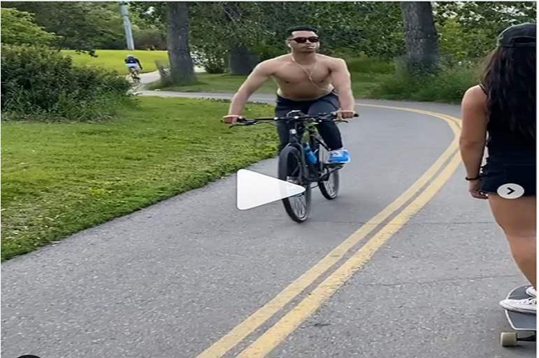 فيديو يوثق مشهدا صادما لشاب مع فتاة 19