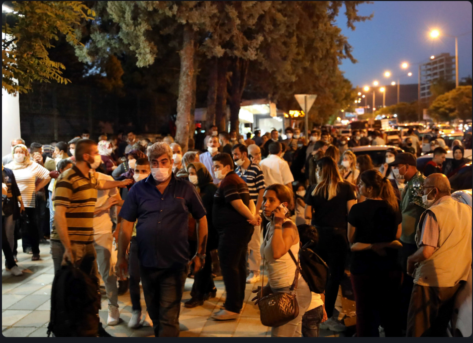 وزير الصحة التركي ينفجر غاضبا من هذه المشاهد (صور) 1