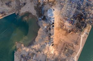 أقمار صناعية تكشف حجم حفرة انفجار بيروت (صور)